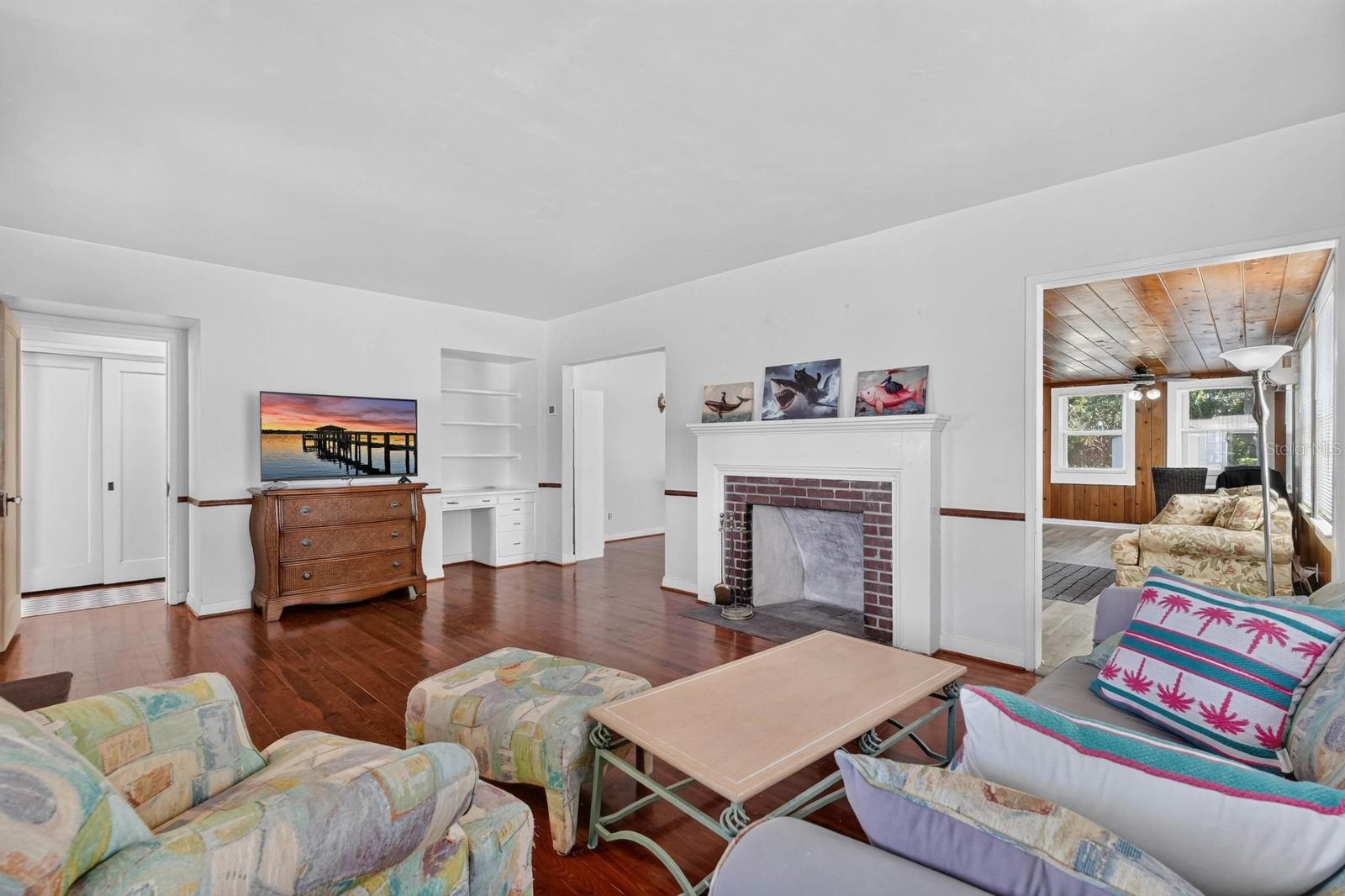 314 REVILO BLVD — photo 9