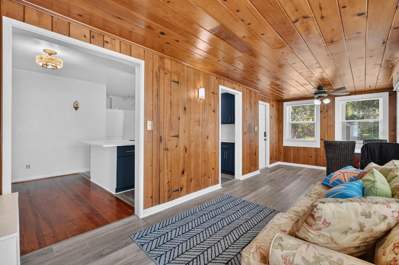 314 REVILO BLVD — photo 10
