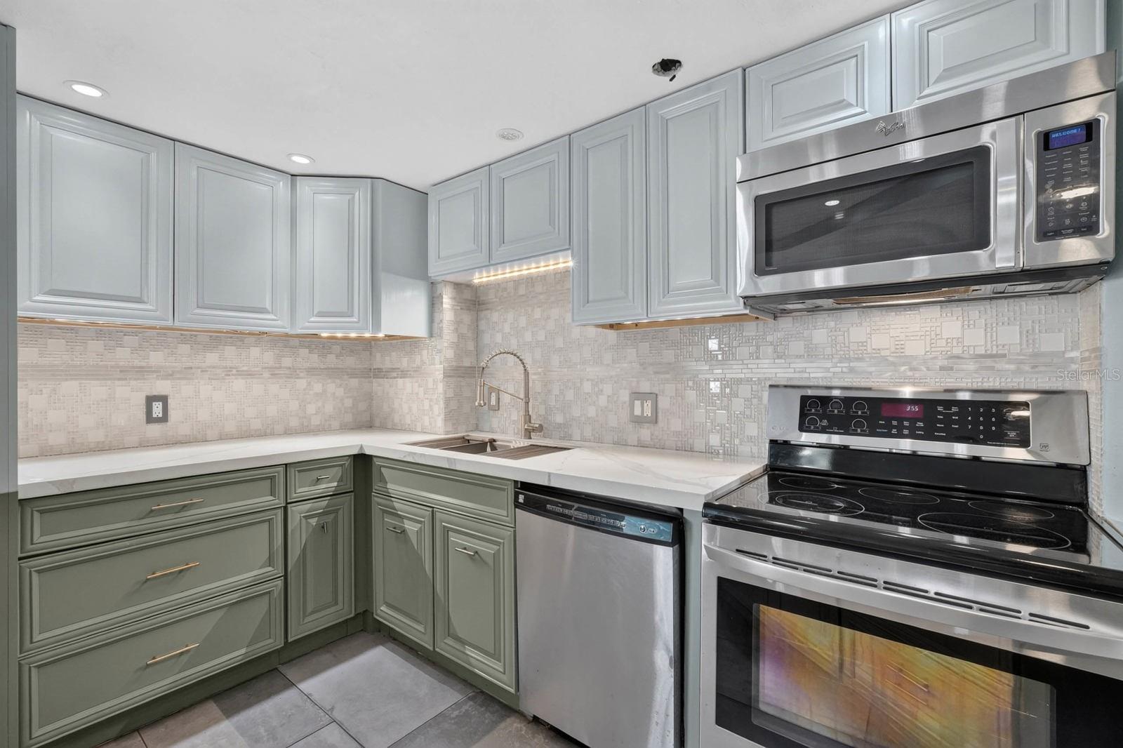 935 N HALIFAX AVE #406 — photo 11