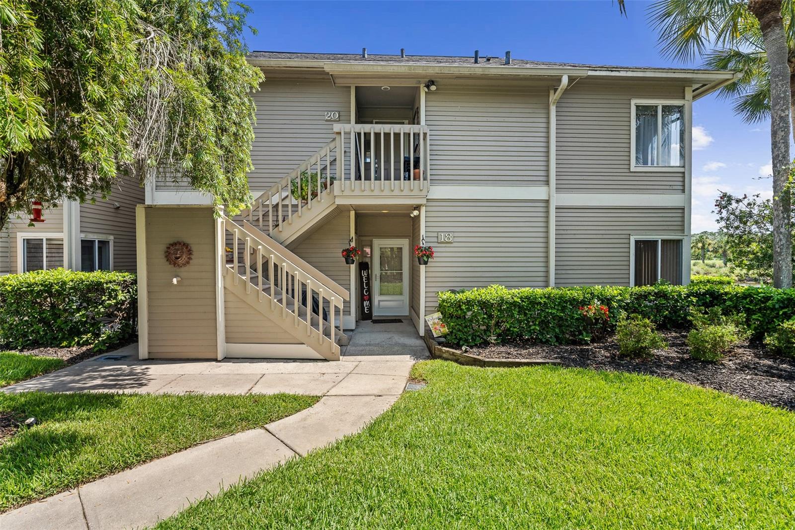 18 MAGNOLIA DR S #B