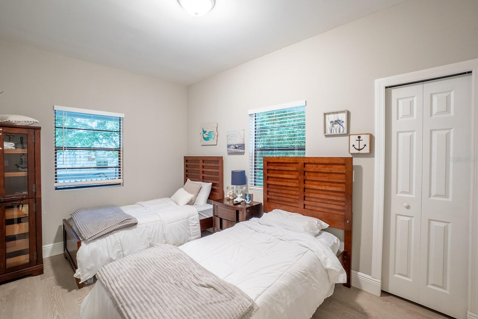 244 LEXINGTON DR — photo 12