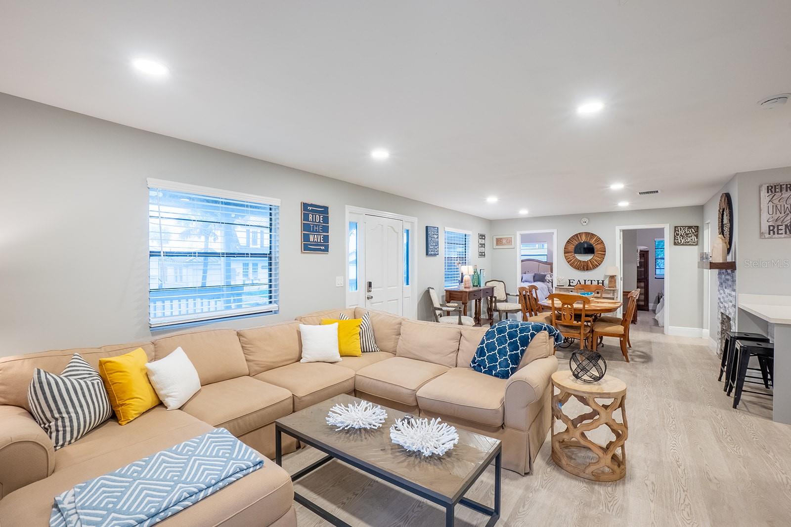 244 LEXINGTON DR — photo 4