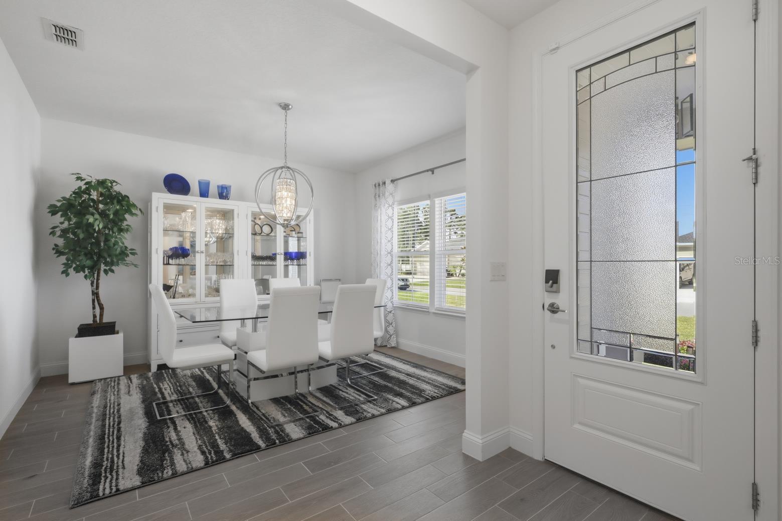 2110 RAGLAN CIR — photo 4