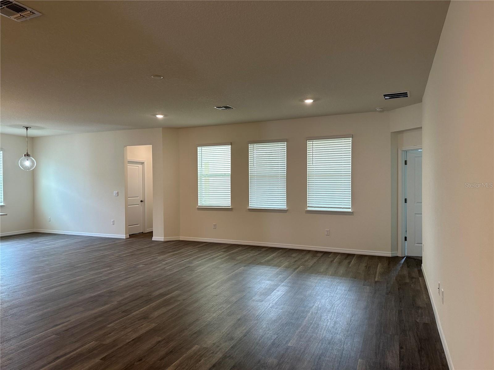 3272 ARCH AVE — photo 6