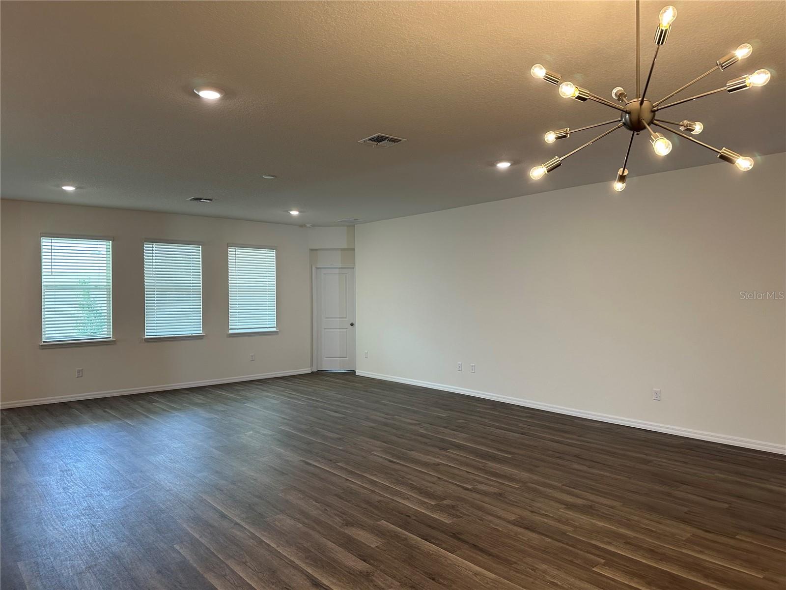 3272 ARCH AVE — photo 10