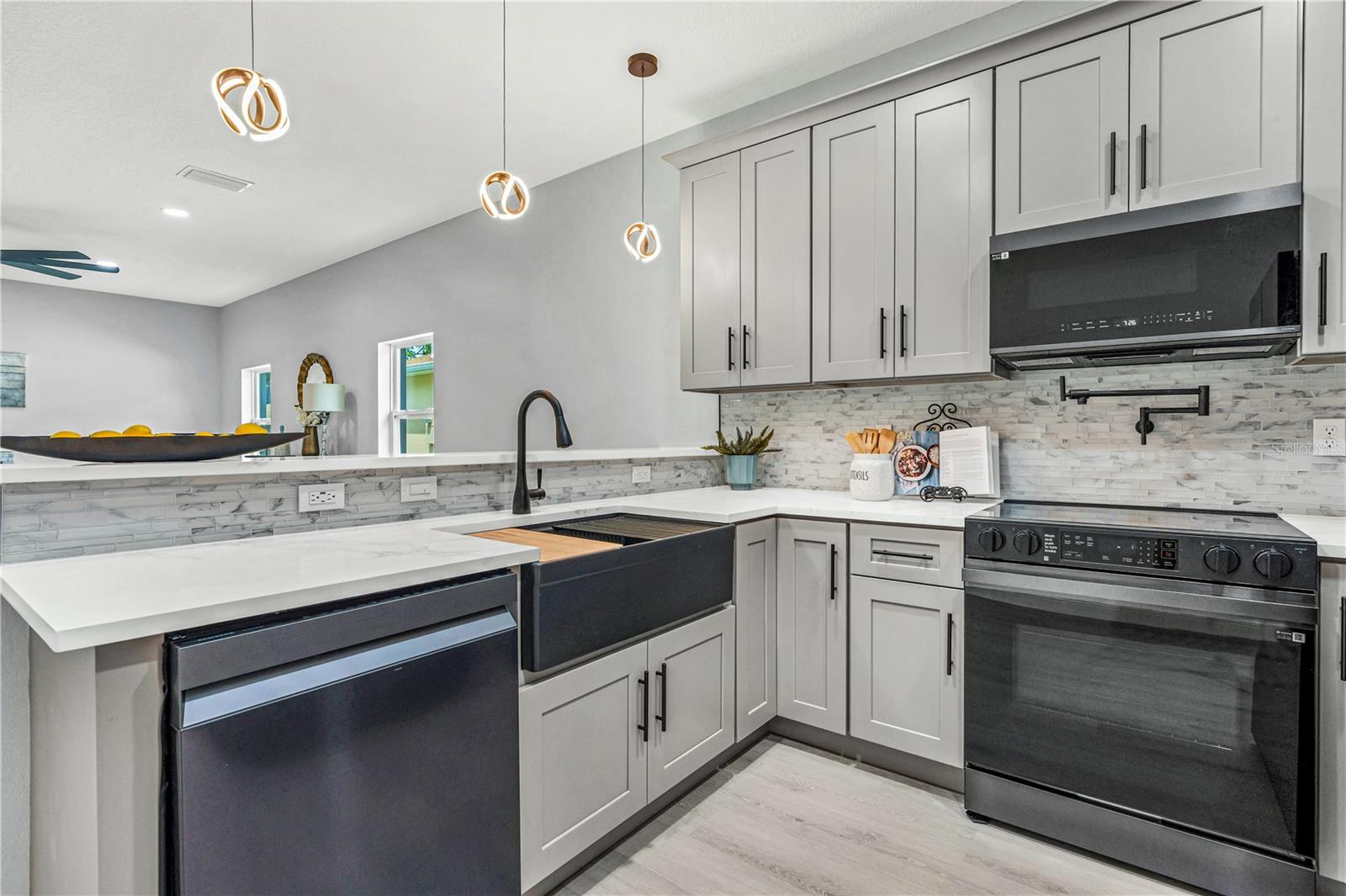 721 INDIANA ST — photo 10