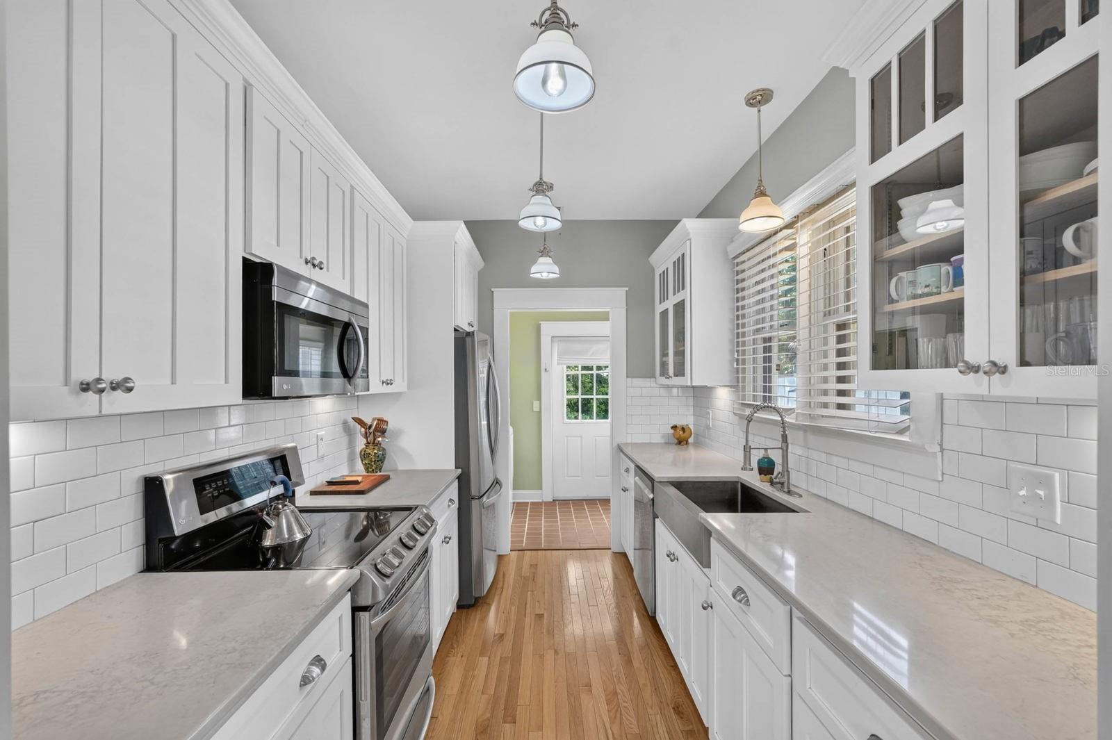 220 RIVERVIEW BLVD — photo 10
