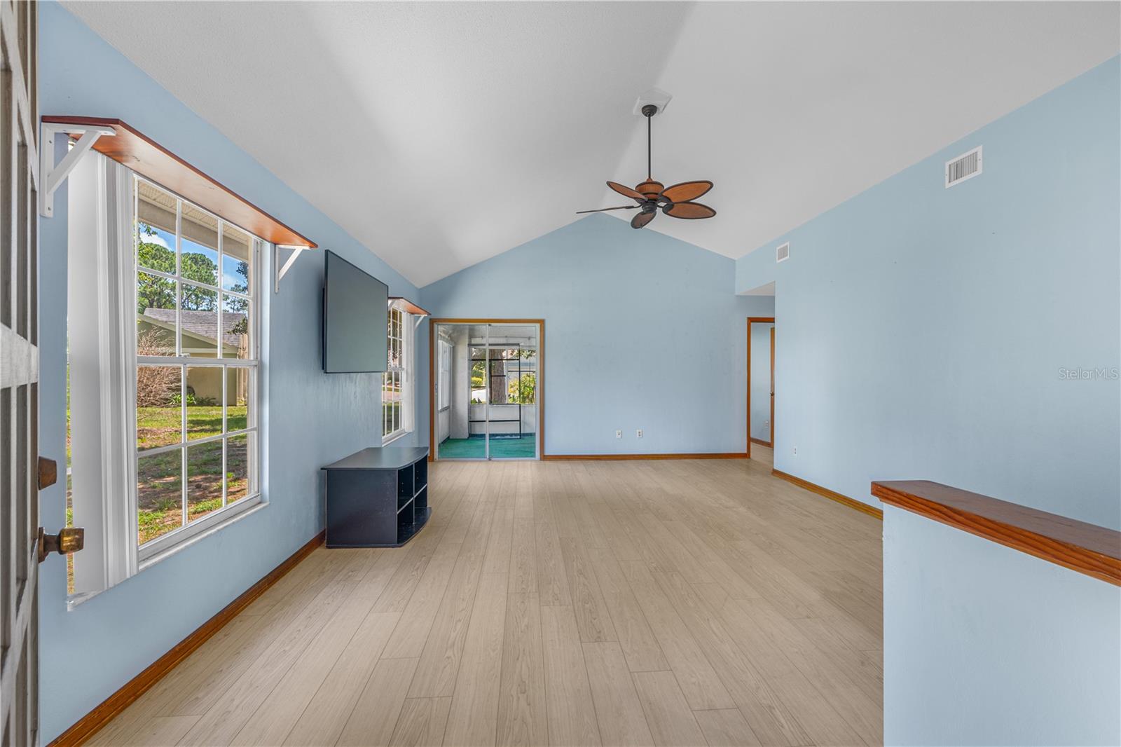 104 SHOAL CREEK CIR — photo 8