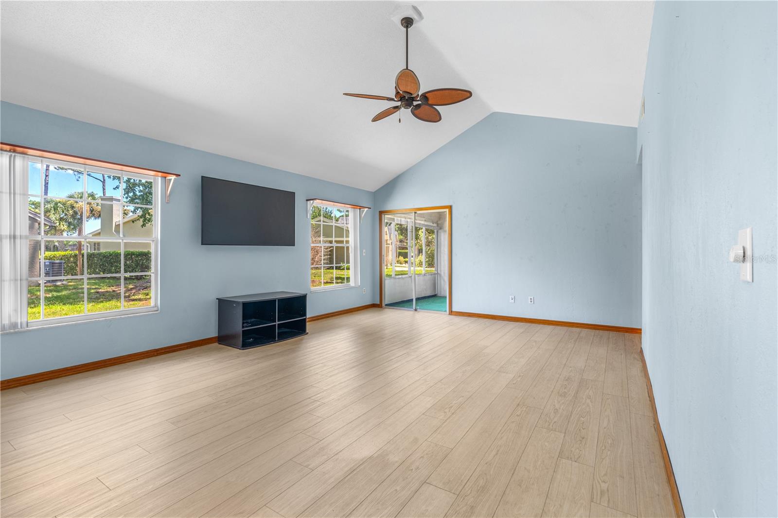 104 SHOAL CREEK CIR — photo 10