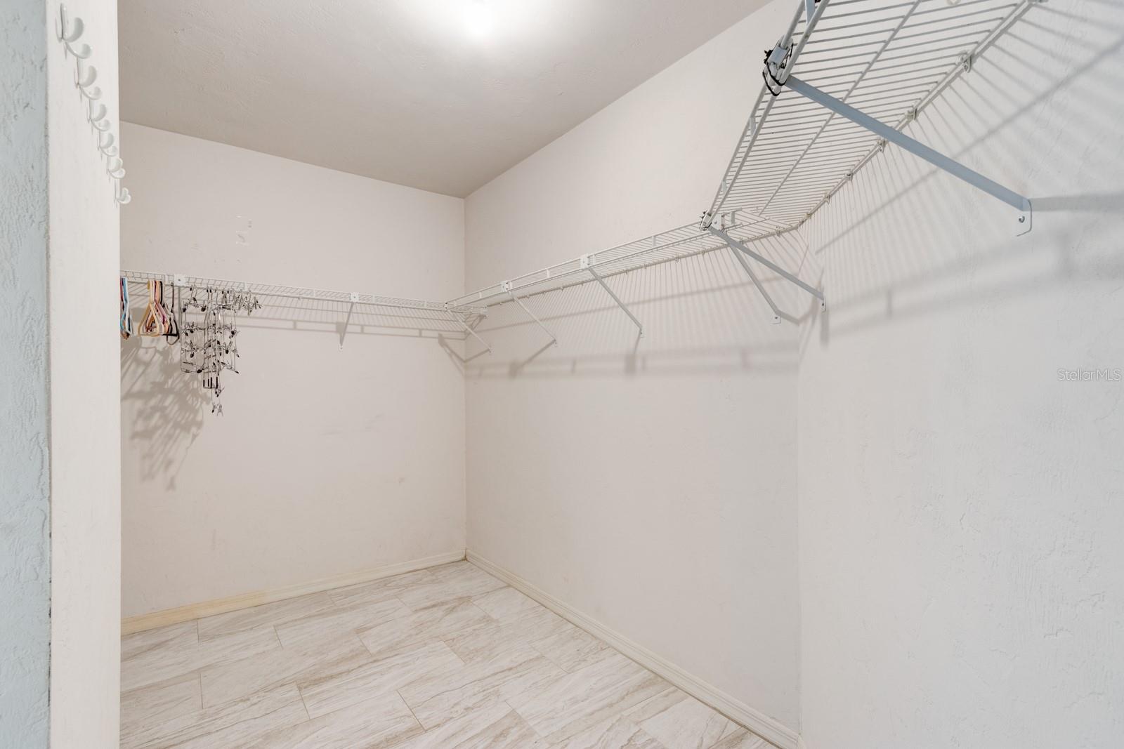 317 GLENBRIAR CIR — photo 5