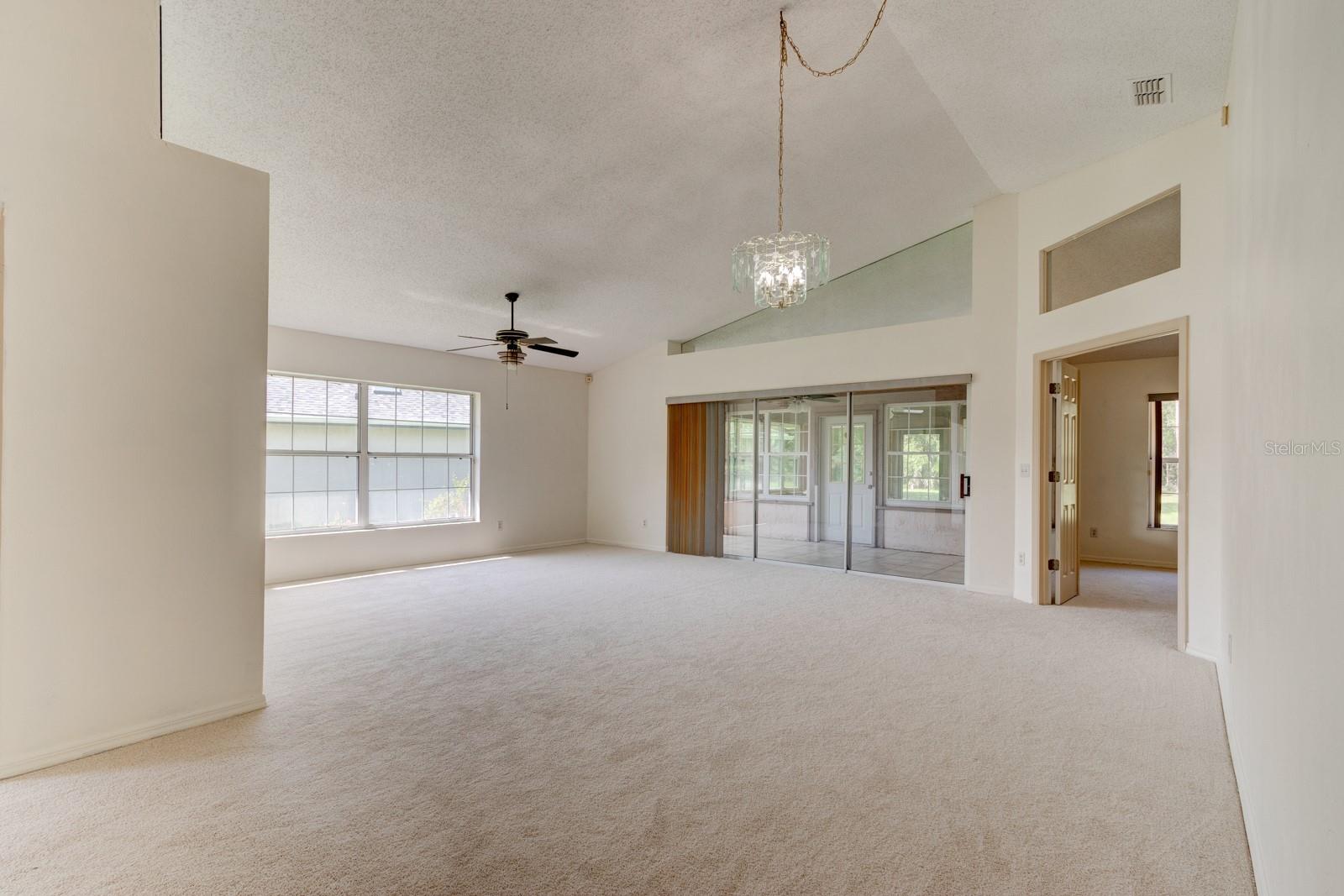 317 GLENBRIAR CIR — photo 8