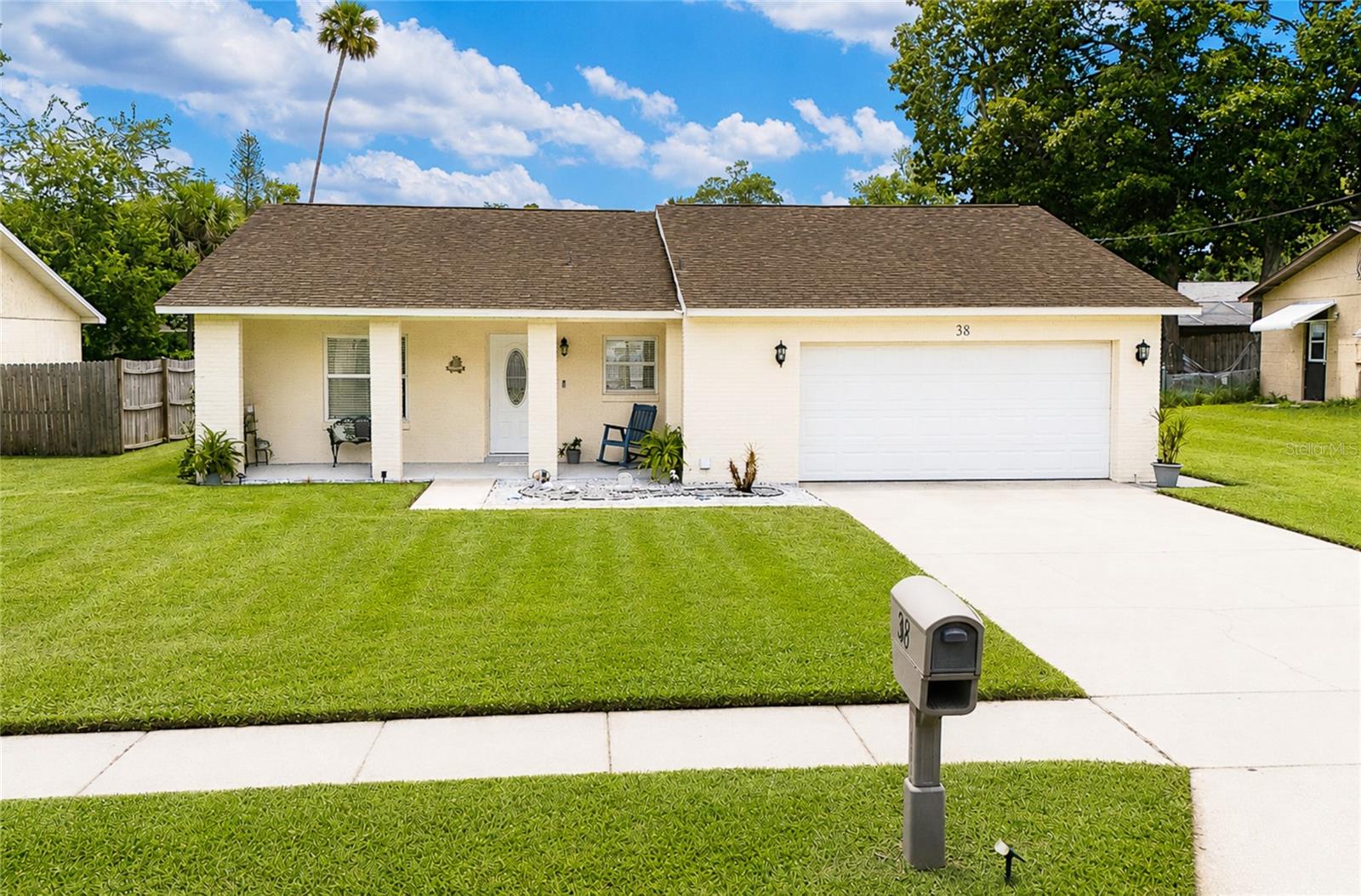 38 LAUREL OAKS CIR — photo 2
