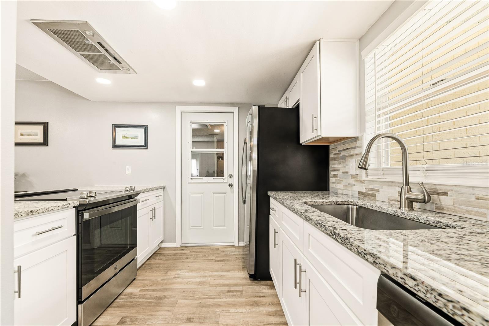 38 LAUREL OAKS CIR — photo 5
