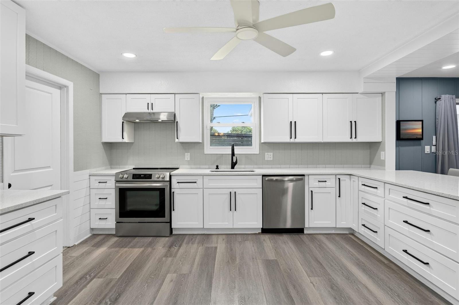 117 ANN RUSTIN DR — photo 12
