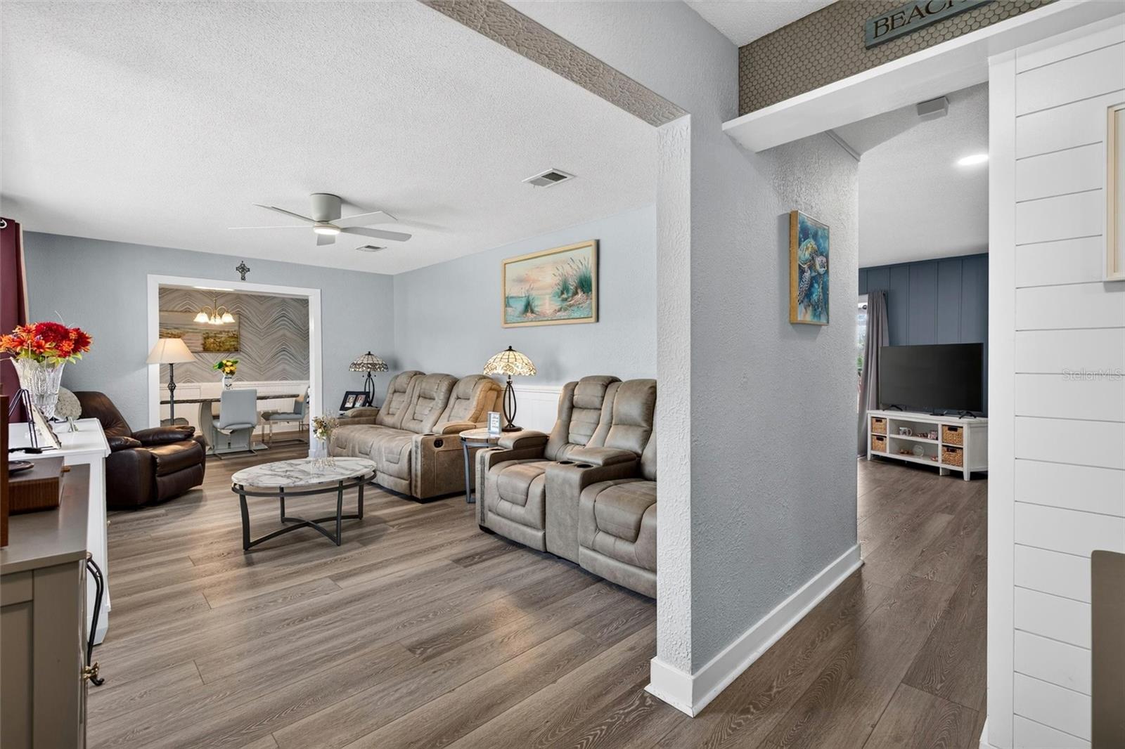 117 ANN RUSTIN DR — photo 3