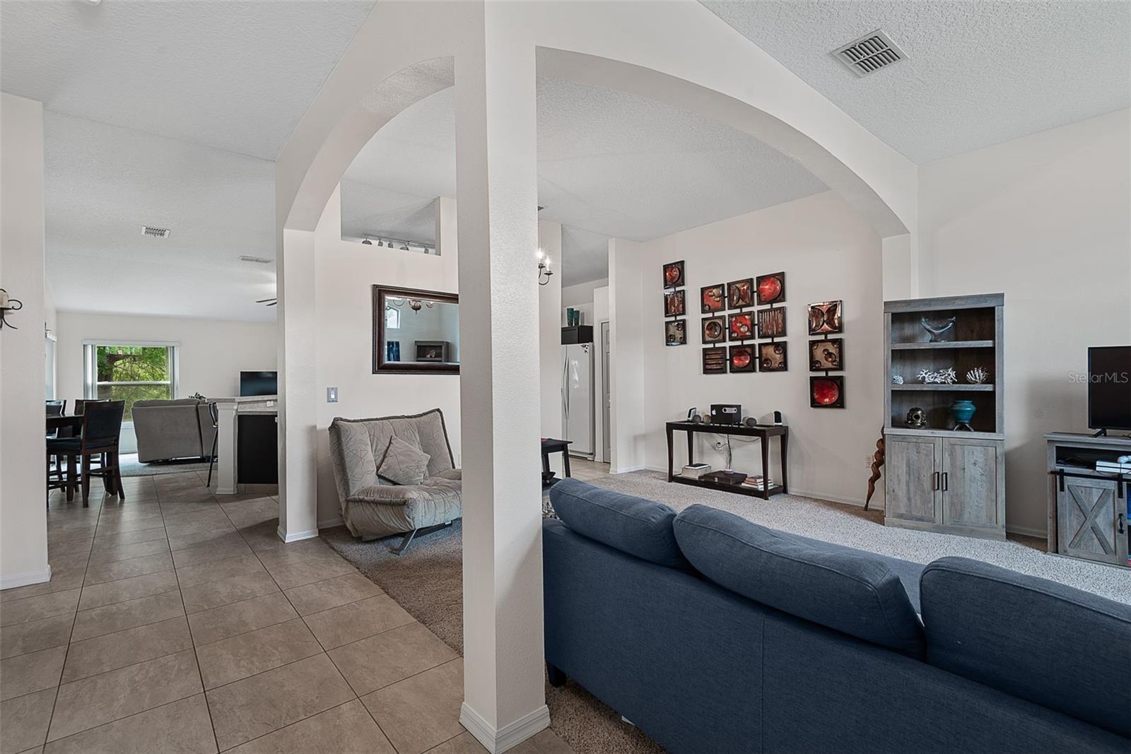 3 RUSSMAN LN — photo 3