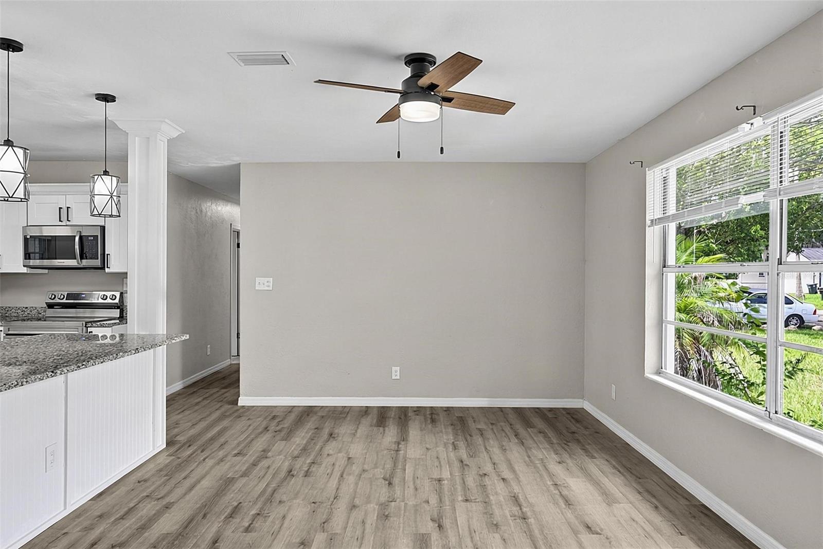 610 ROMA ST — photo 12