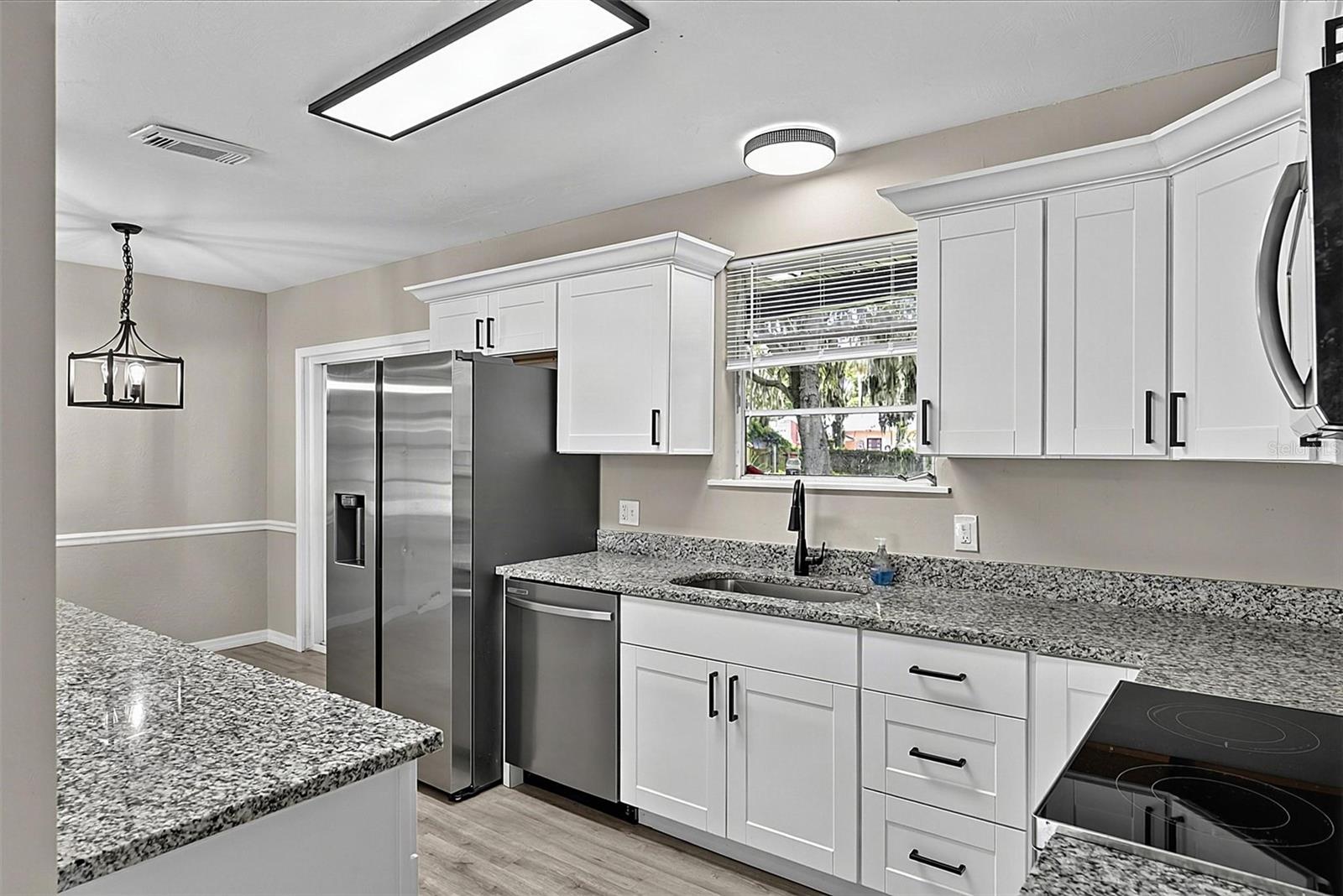 610 ROMA ST — photo 4
