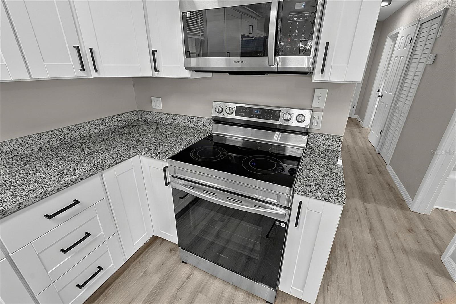 610 ROMA ST — photo 5