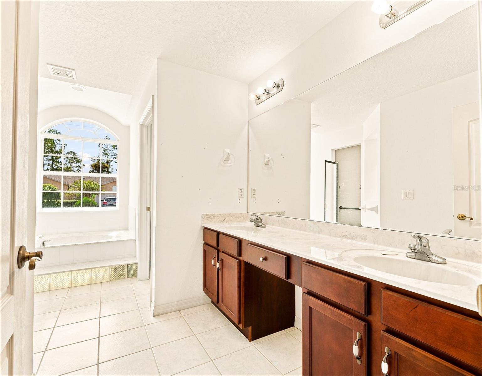 64 WHITTINGTON DR — photo 11