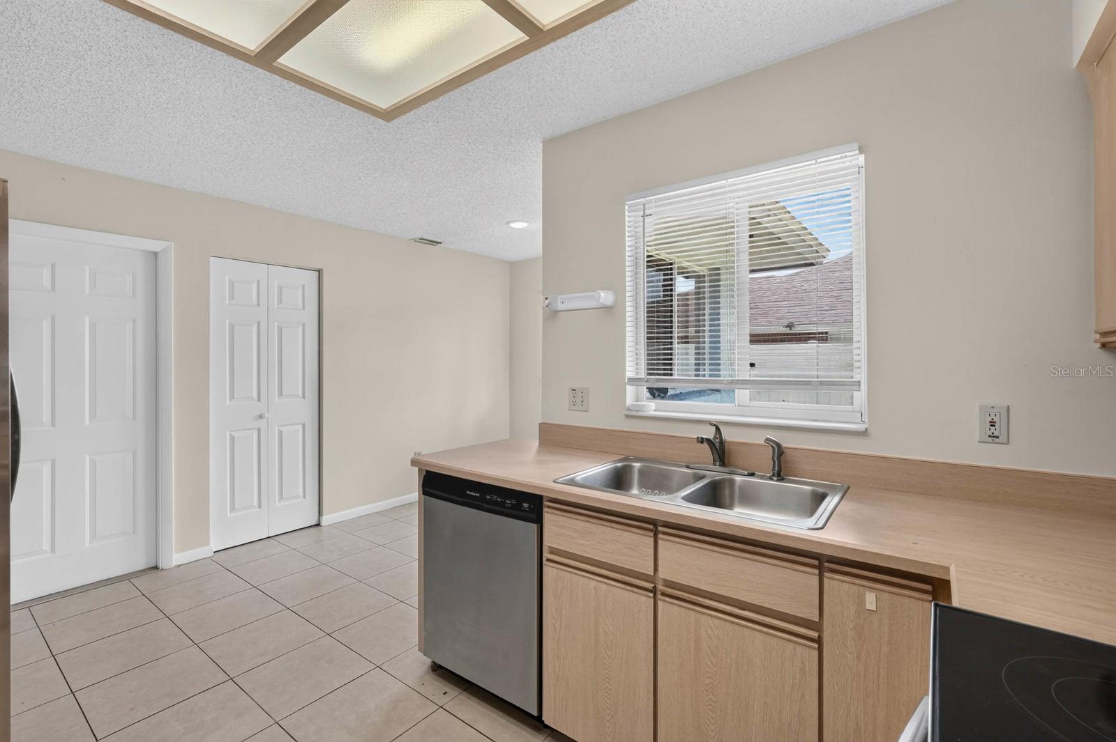 22 PINELYNN LN — photo 12