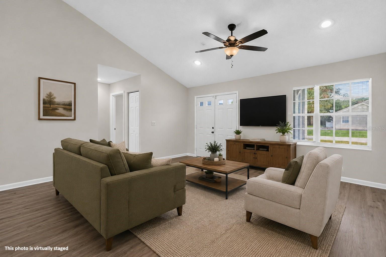22 PINELYNN LN — photo 3