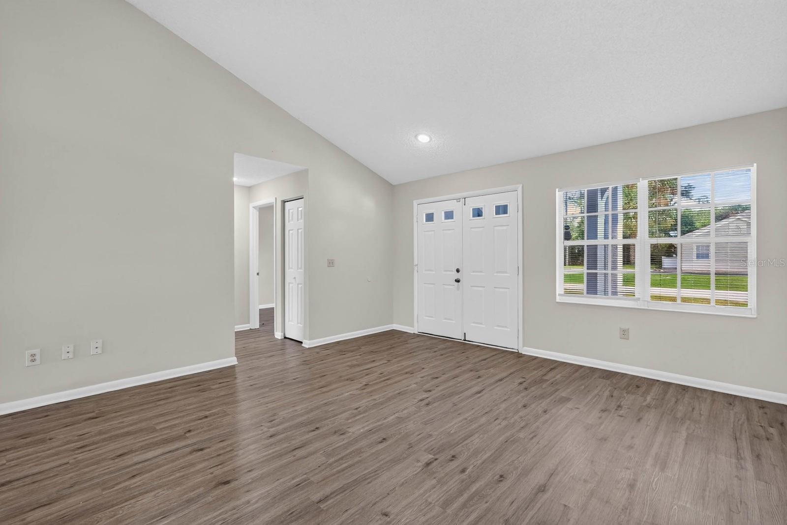 22 PINELYNN LN — photo 4
