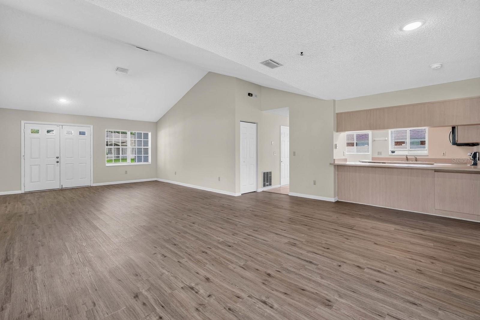 22 PINELYNN LN — photo 7