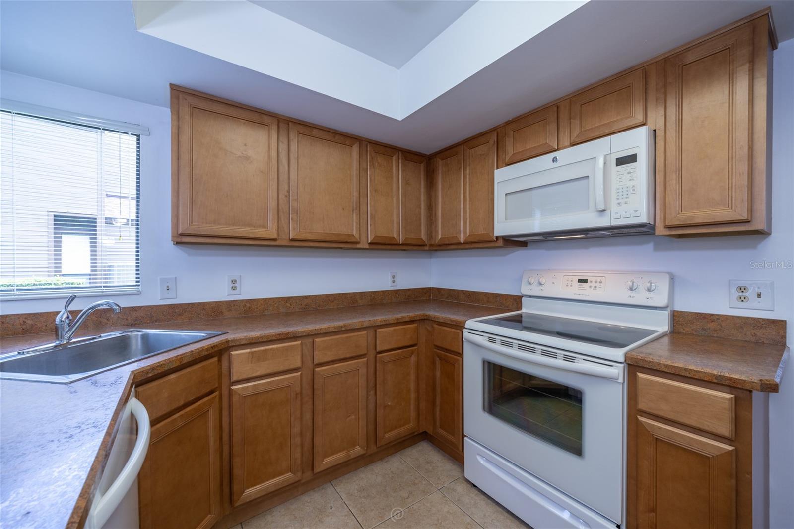 9 SOUTHBURY CT #9 — photo 8