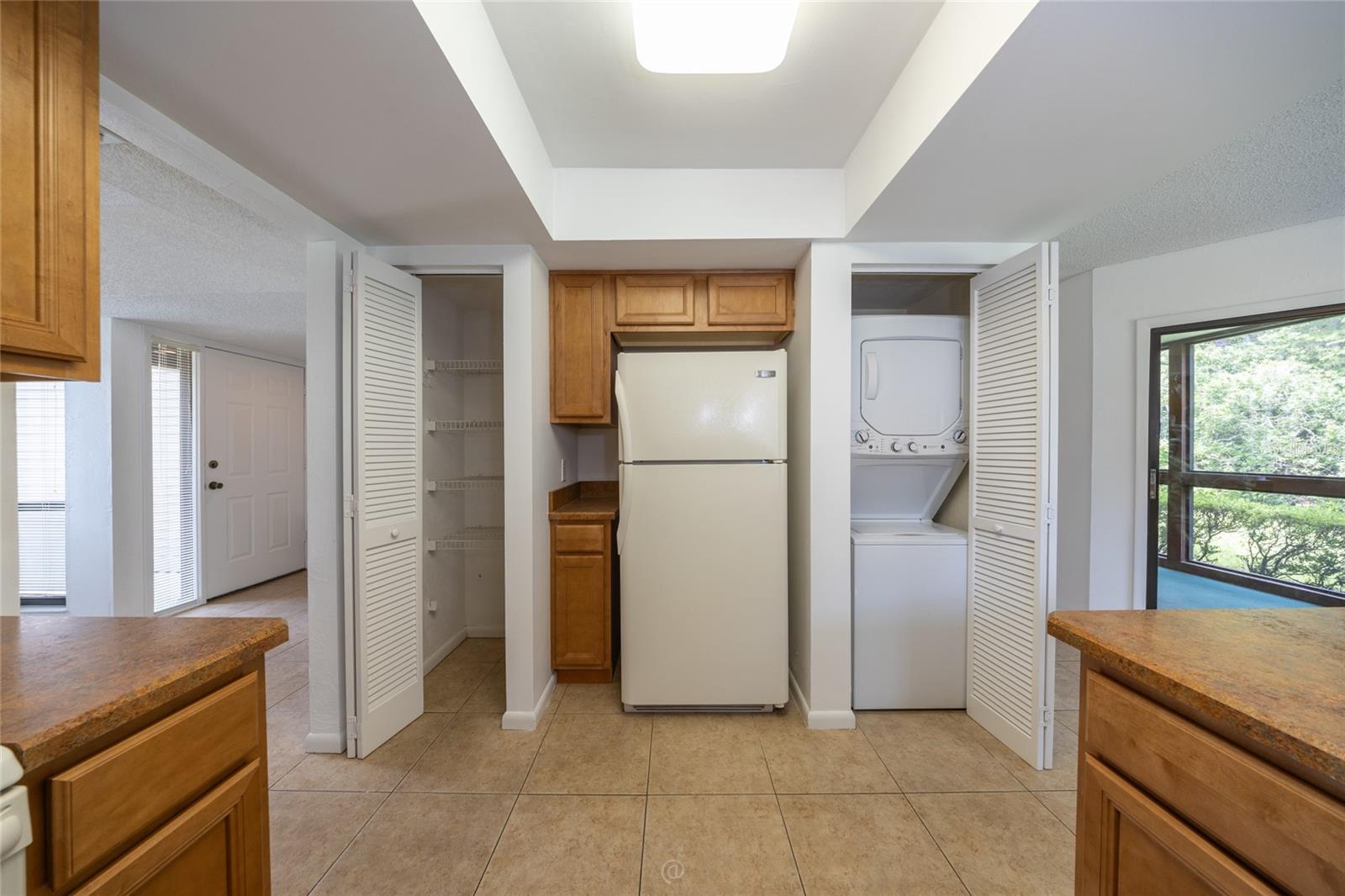 9 SOUTHBURY CT #9 — photo 10