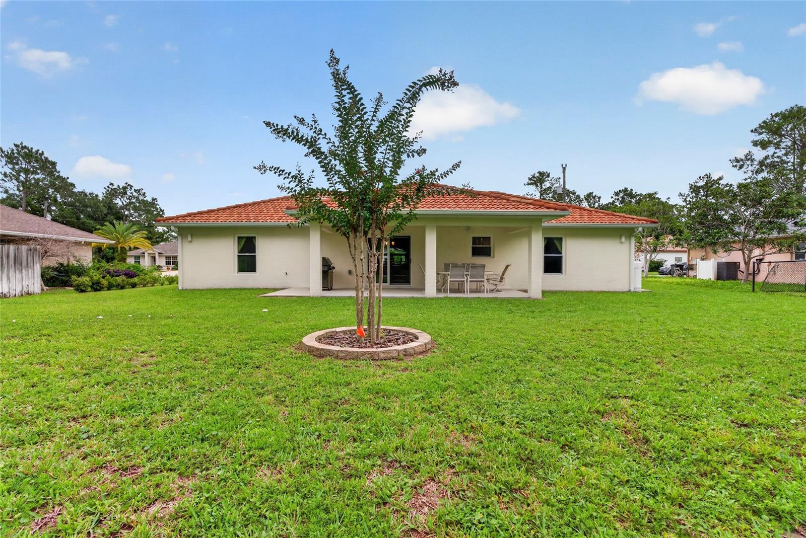 39 WHITE HOUSE DR — photo 4