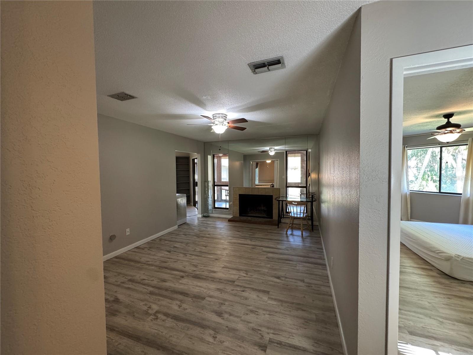 22 MID OAKS CIR #22 — photo 4