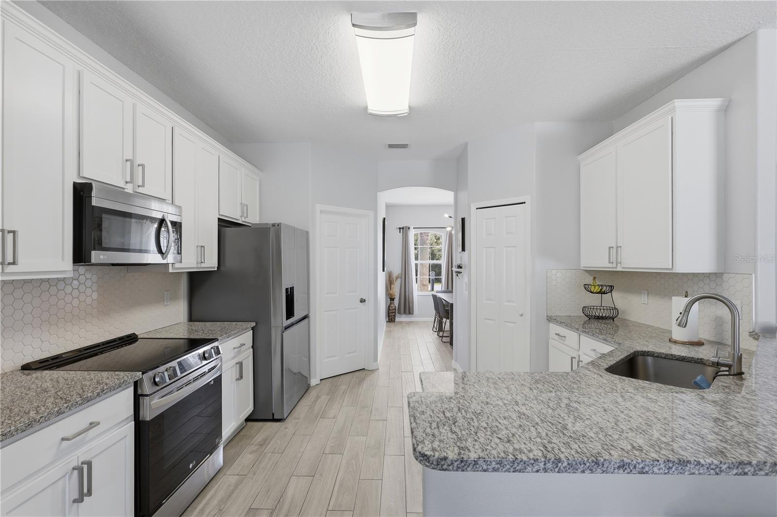 49 BOTANY LN — photo 11