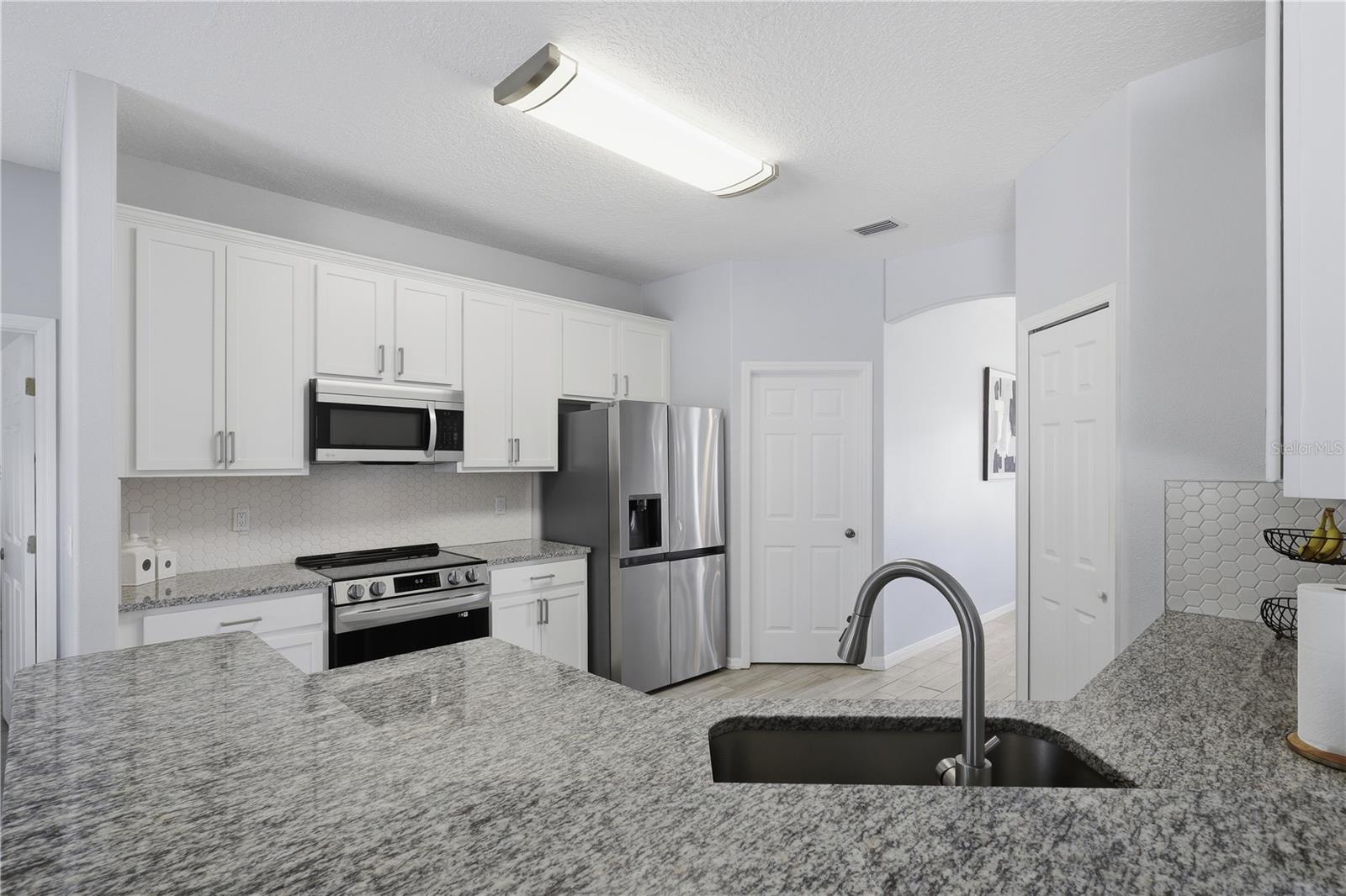 49 BOTANY LN — photo 12