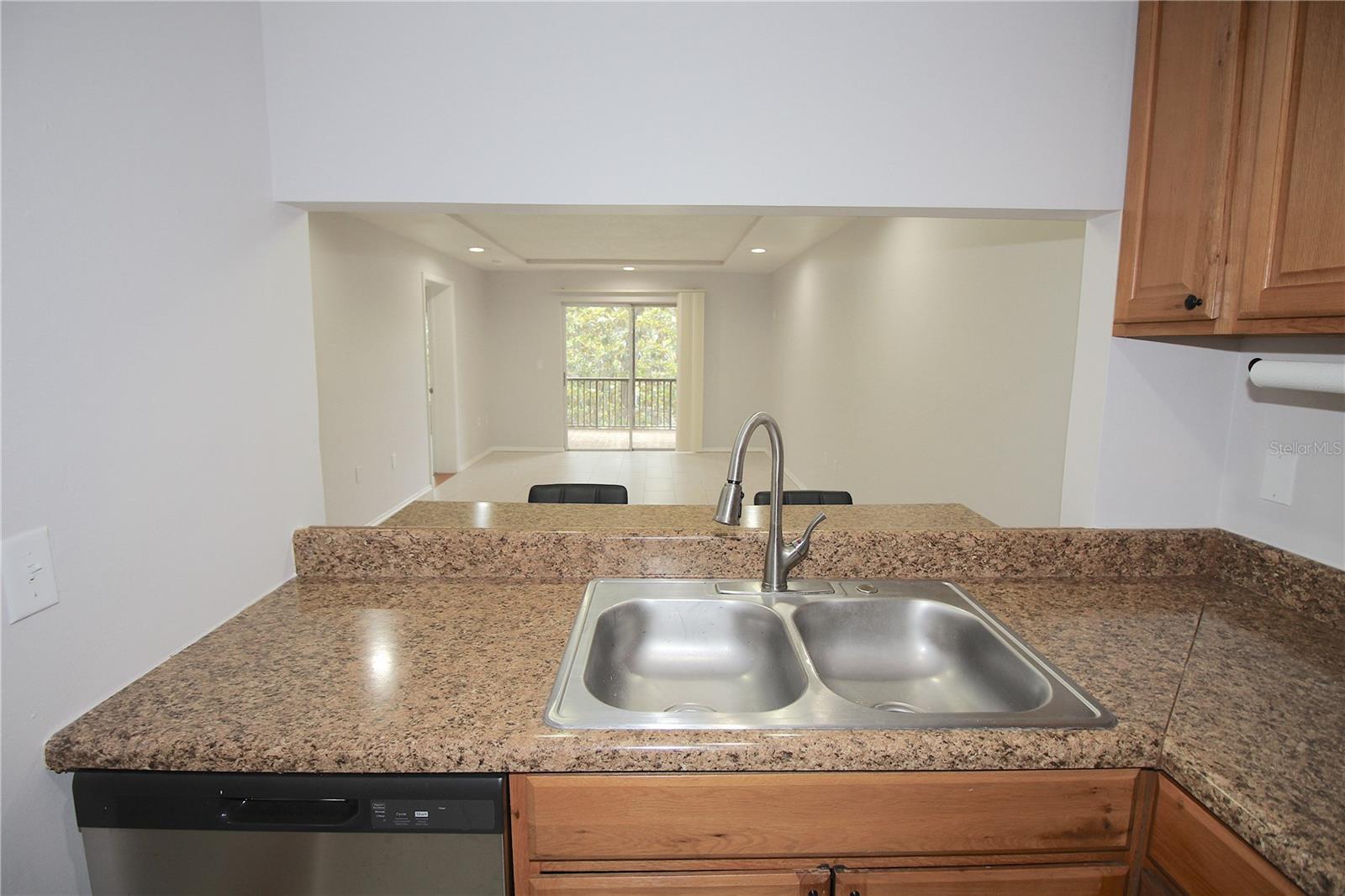 640 N NOVA RD #415 — photo 8