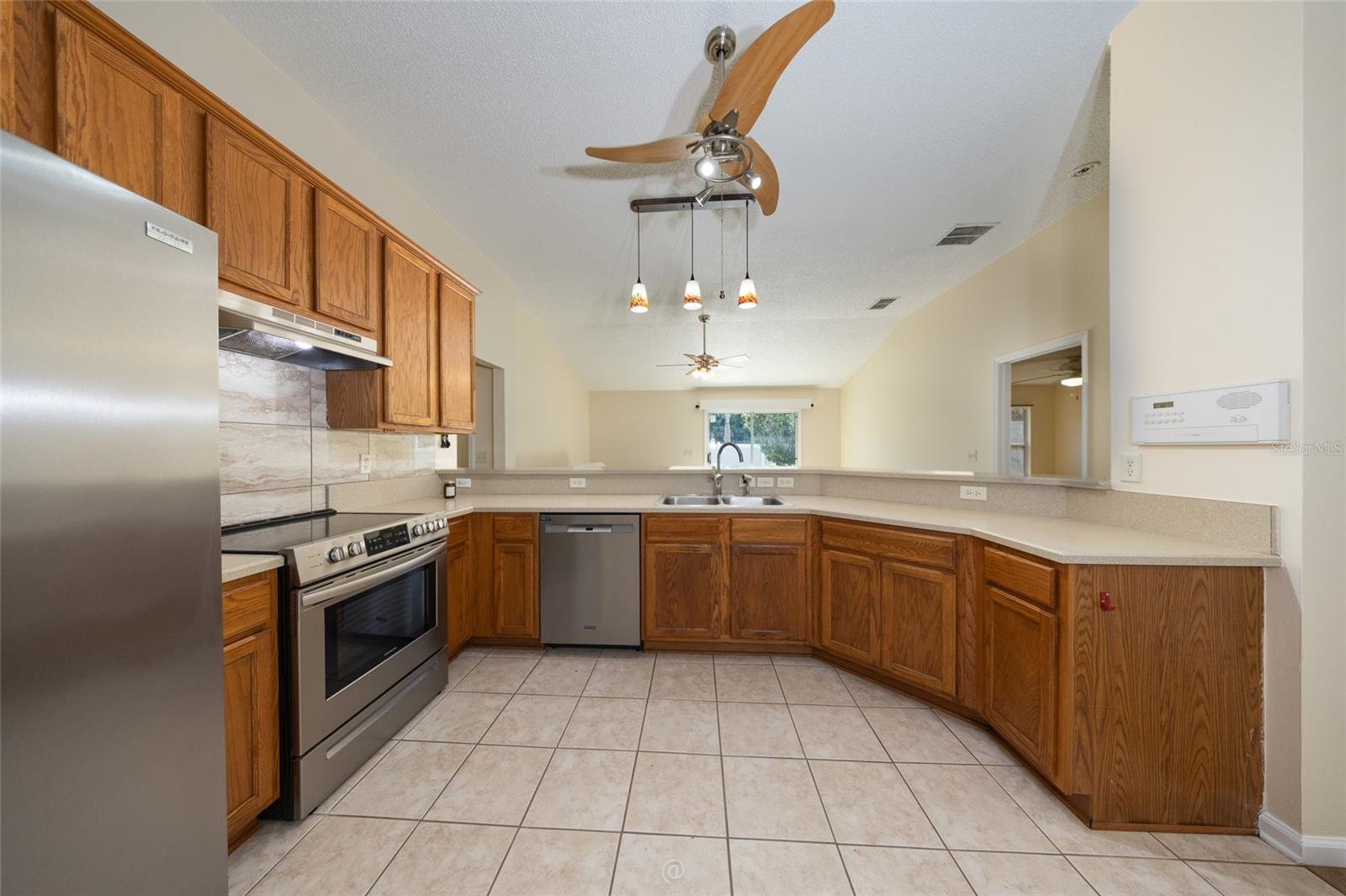 22 EMERSON DR — photo 4
