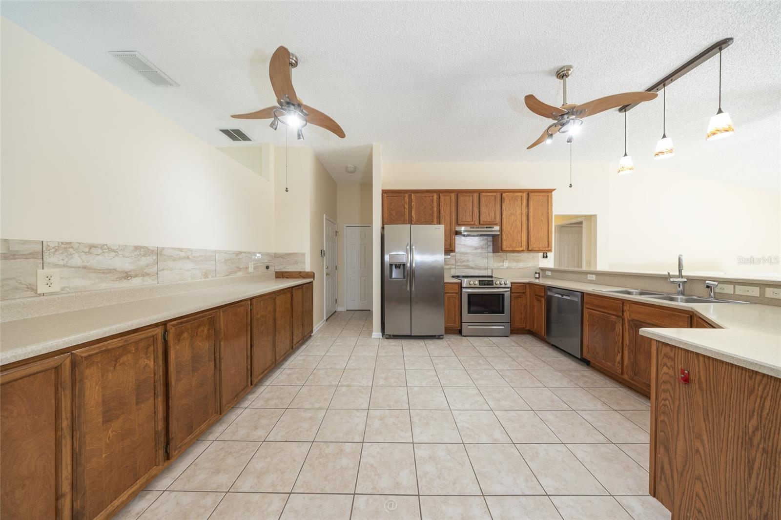 22 EMERSON DR — photo 6