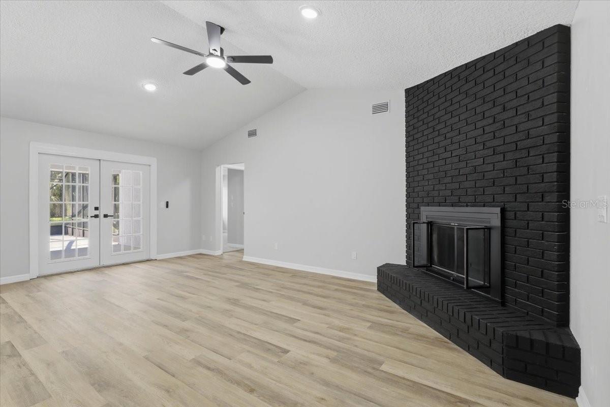 2 ELDER PL — photo 10