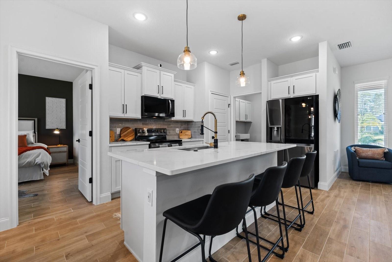94 FOREST HILL DR — photo 9