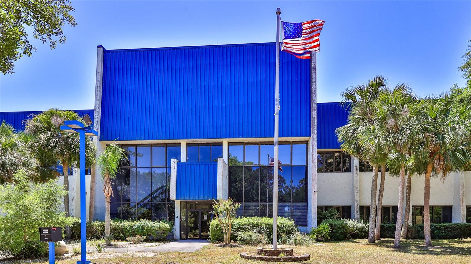 2 COMMERCE BLVD — photo 4