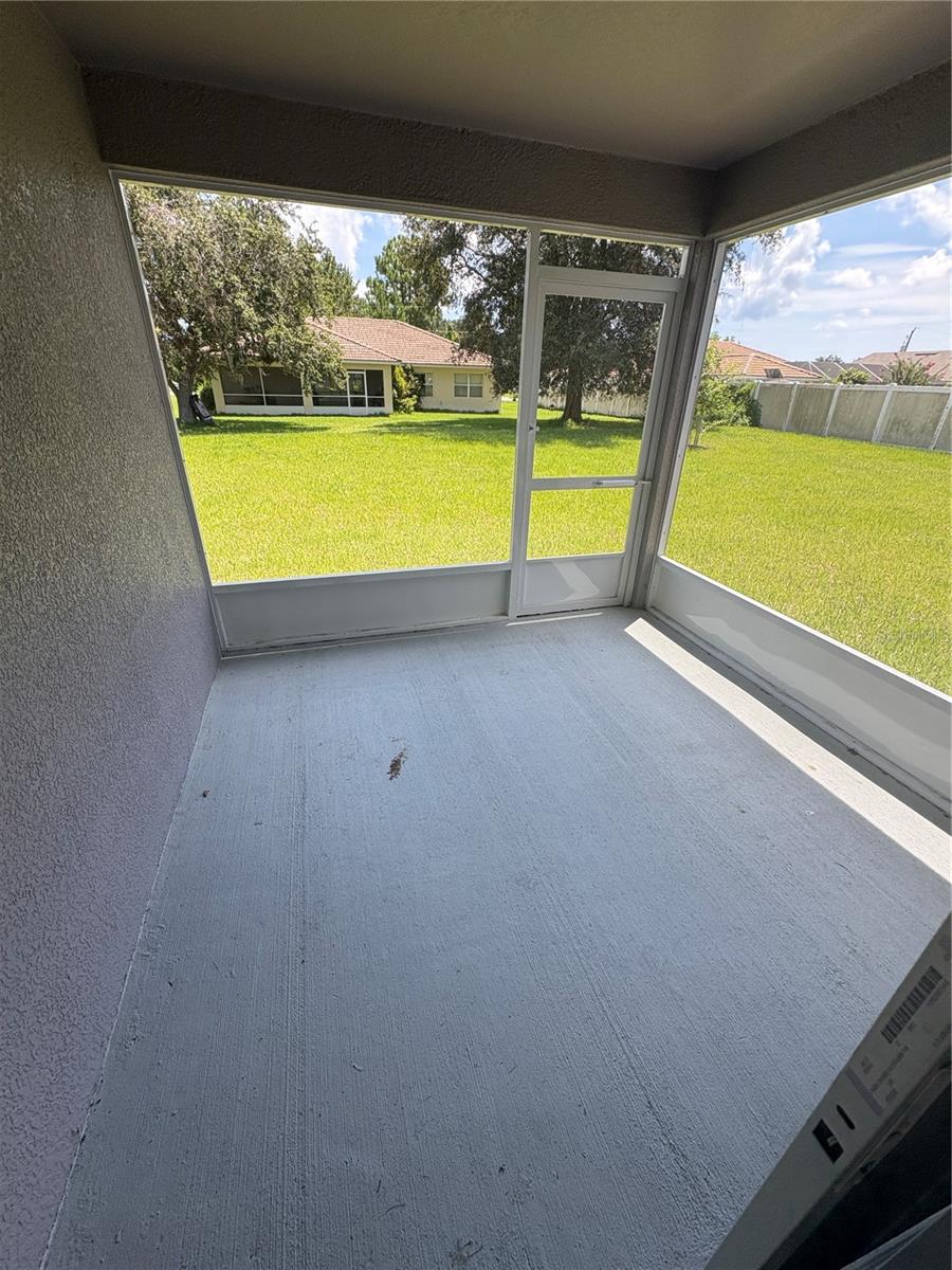 72 LANCELOT DR — photo 12