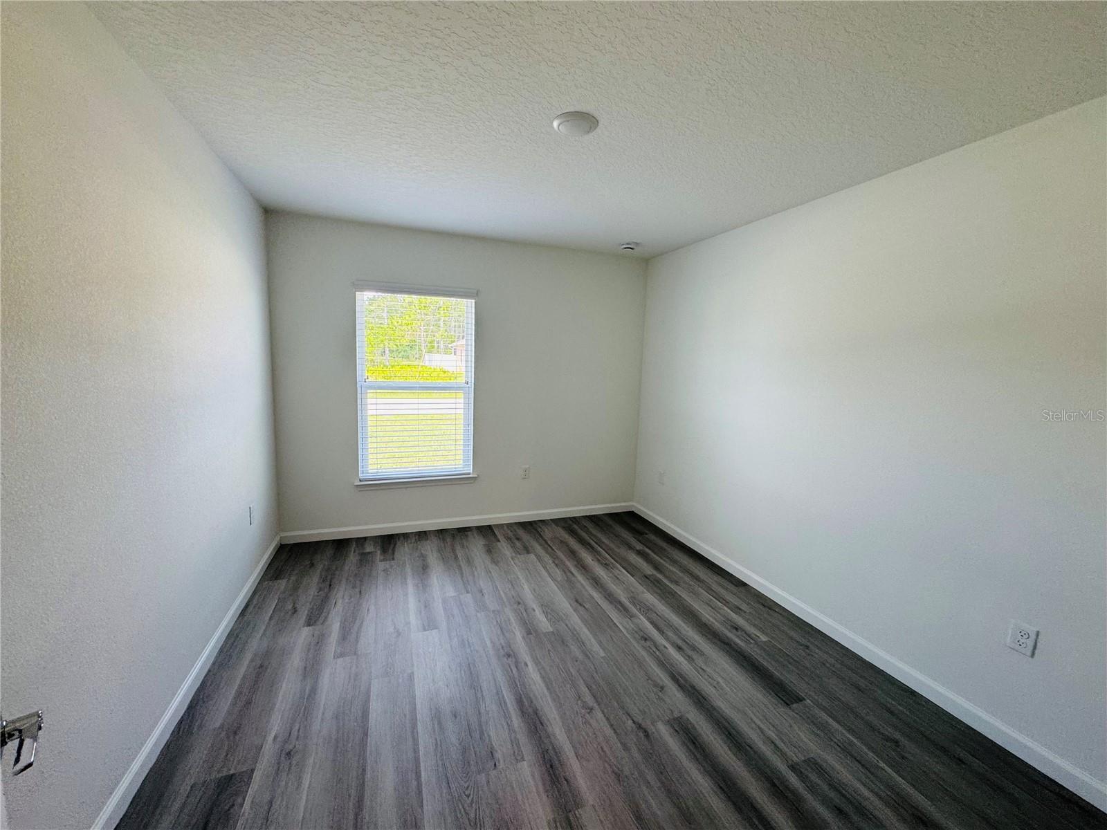 72 LANCELOT DR — photo 5