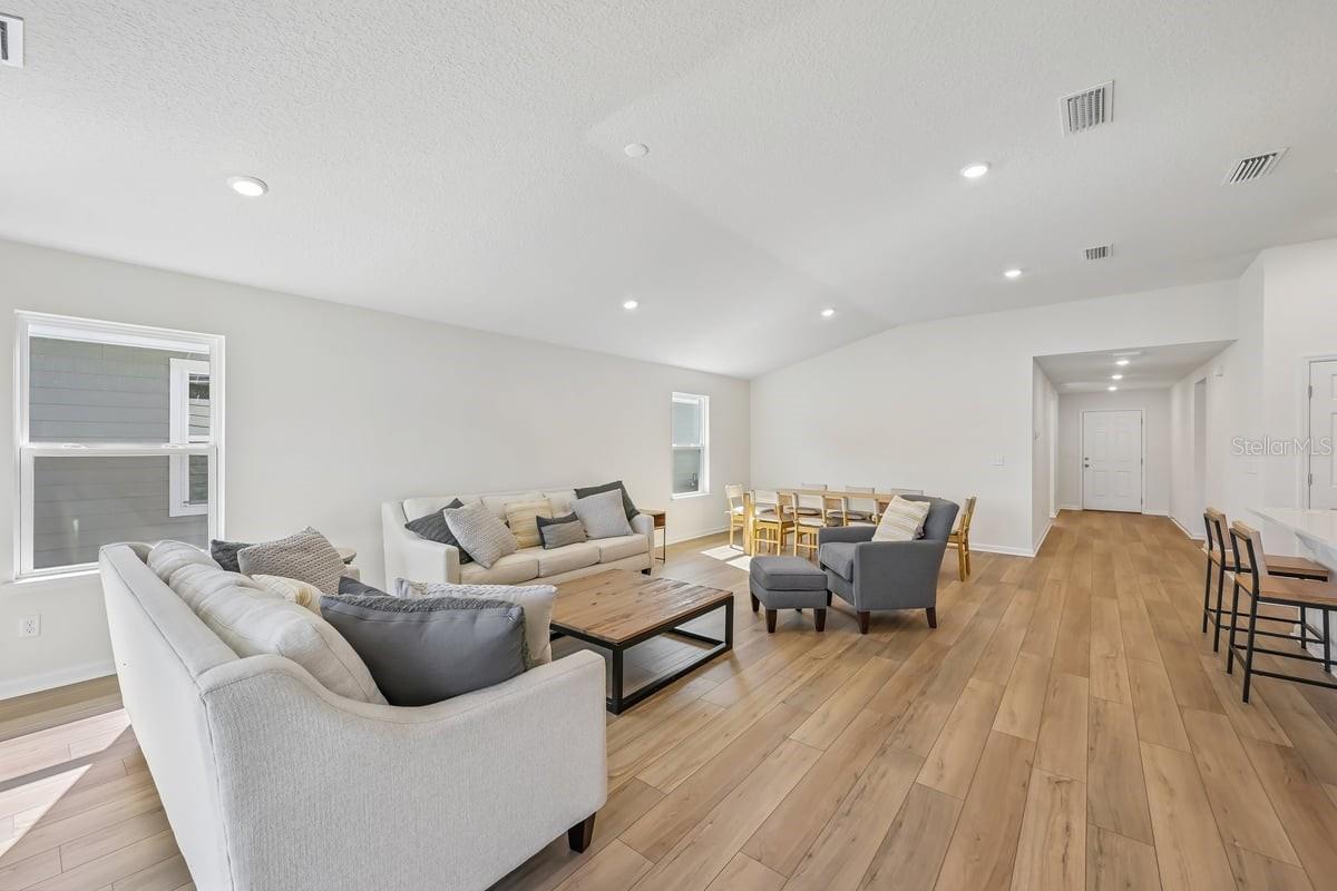 110 TEA OLIVE DR — photo 3