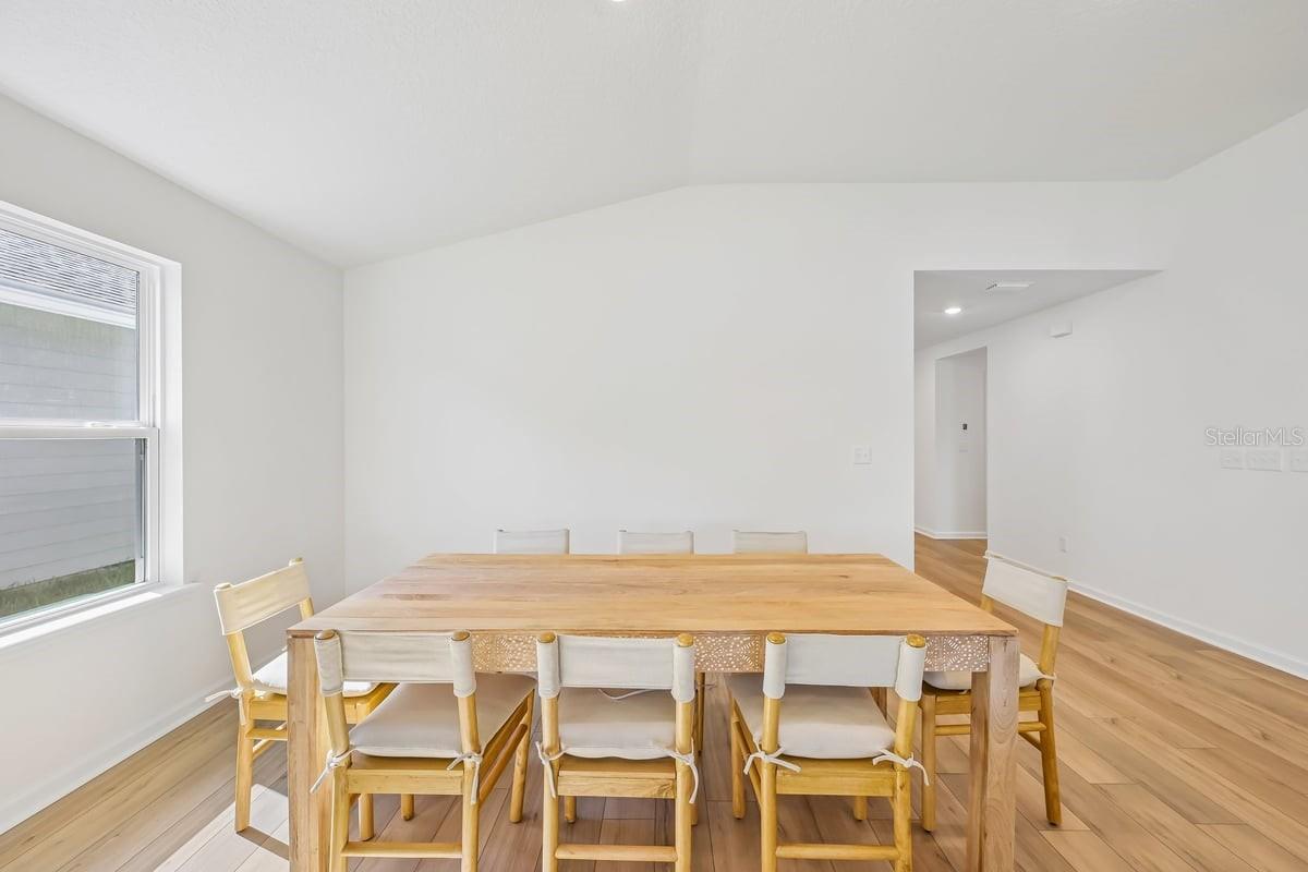 110 TEA OLIVE DR — photo 5