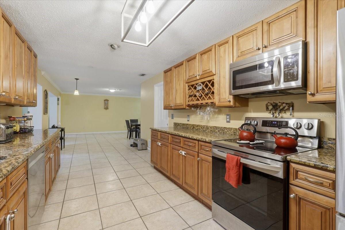 10 BLACKBURN PL — photo 6