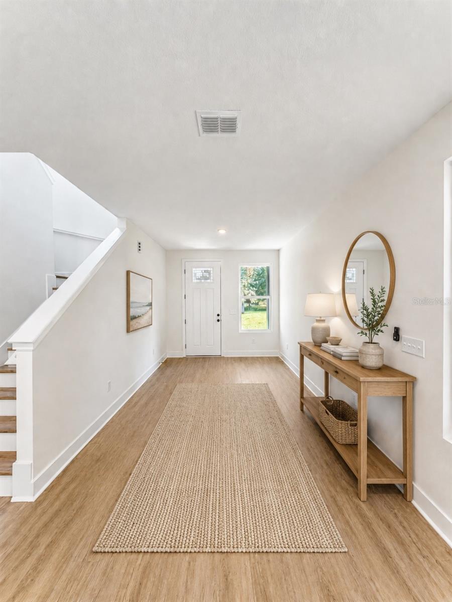 25 HERNANDEZ AVE — photo 4