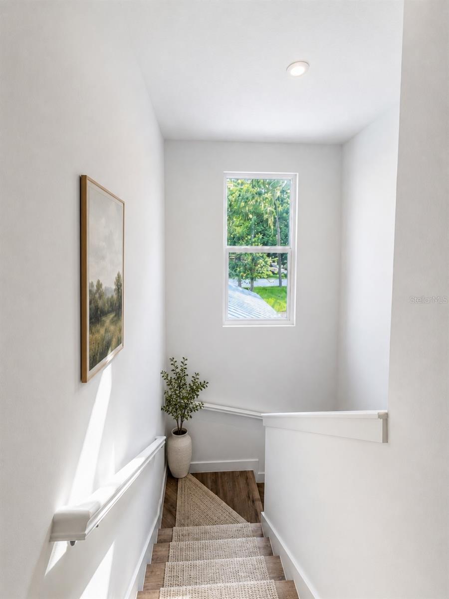 25 HERNANDEZ AVE — photo 10