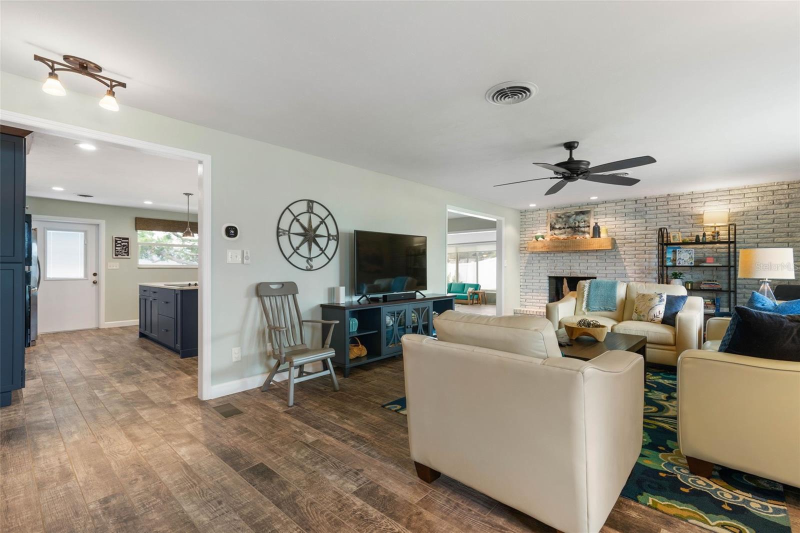 76 BANYAN DR — photo 8