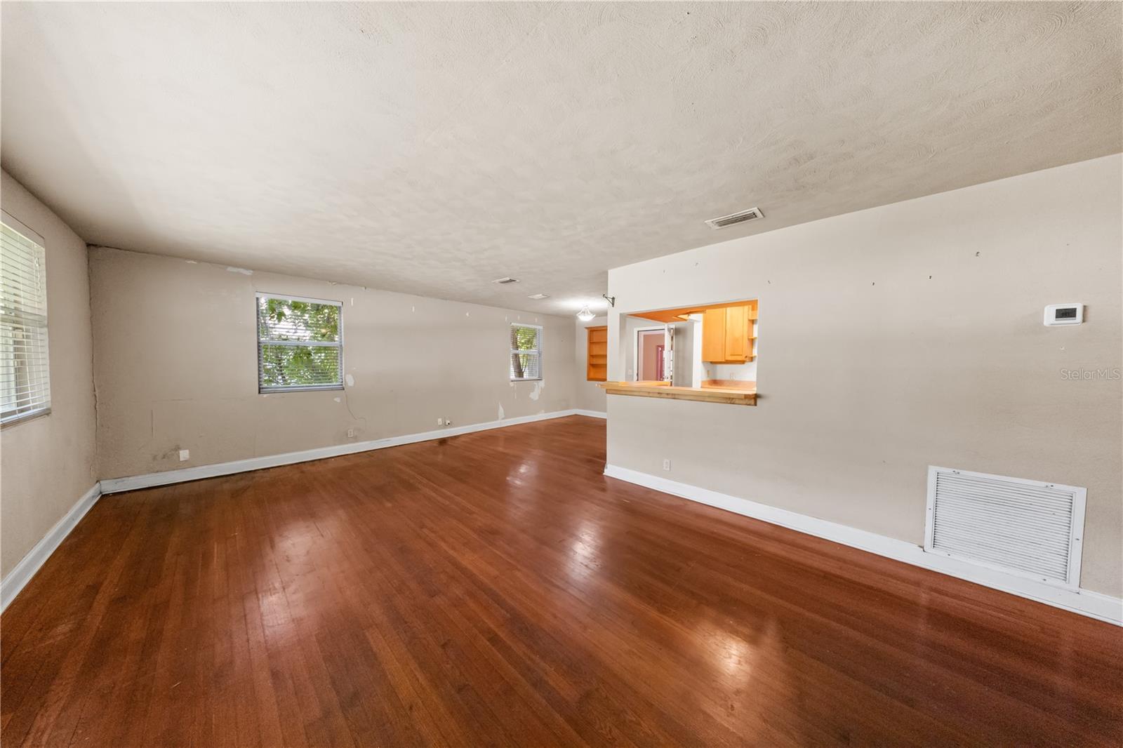 553 S LANVALE AVE — photo 7