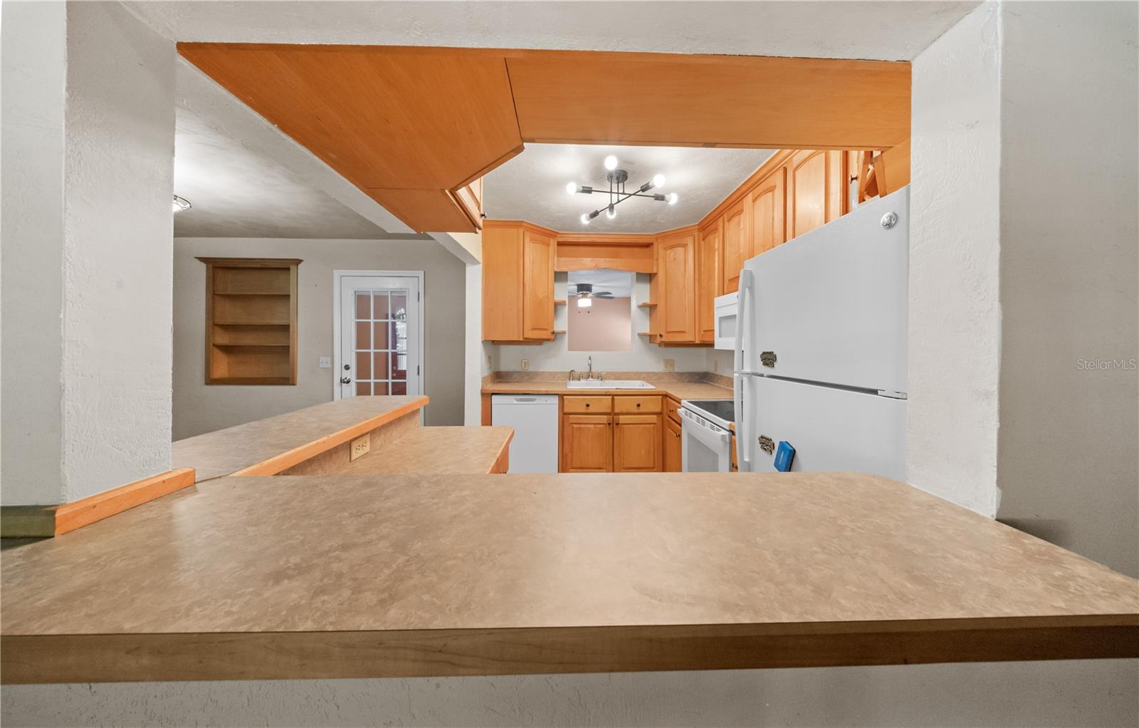 553 S LANVALE AVE — photo 10